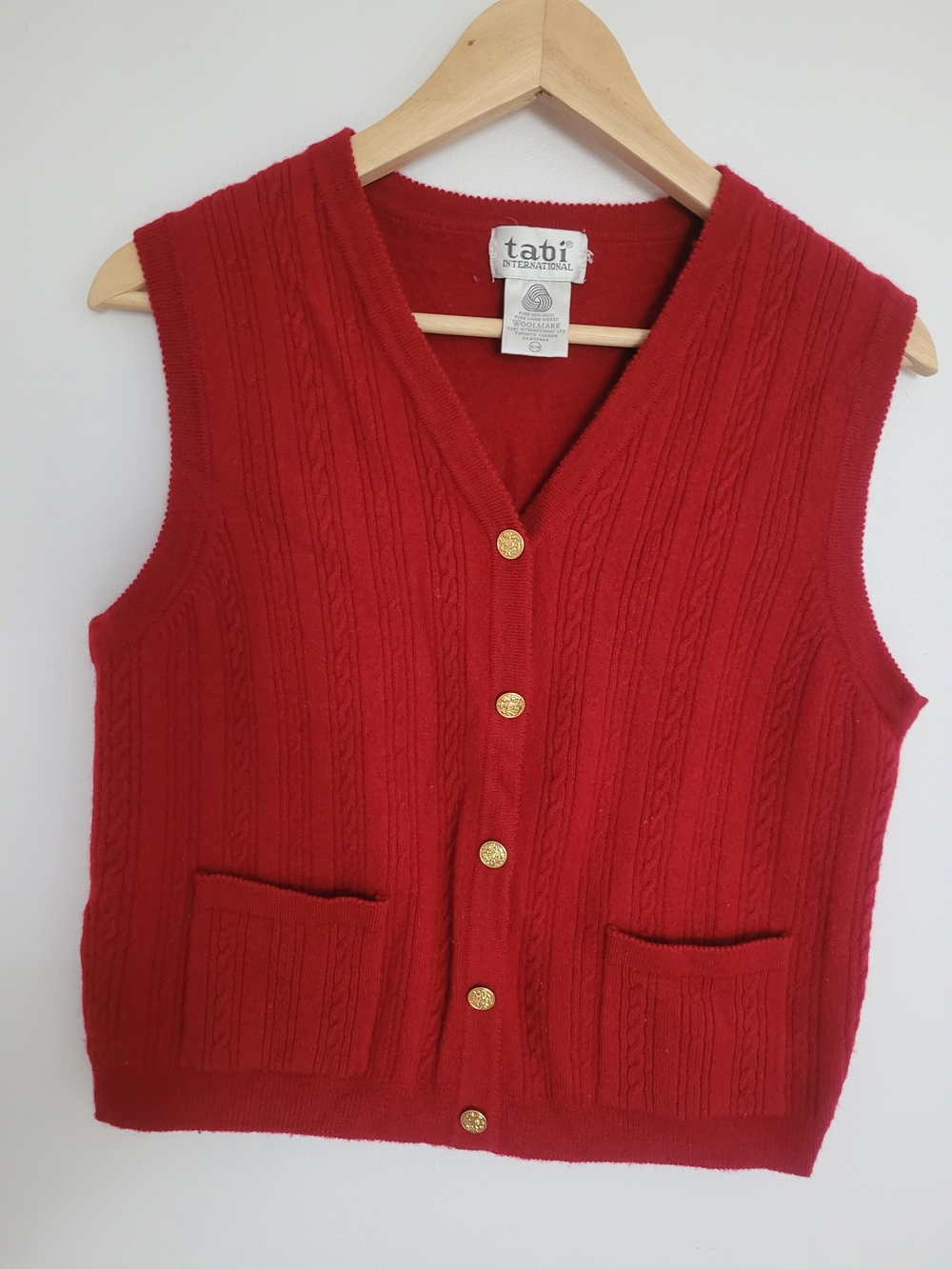 Tabi Vintage Red Cable-Knit Button Front Sweater Vest 100% Wool S Gold Button